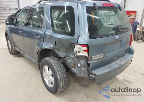 2010 Ford Escape Xls z USA, uszkodzony, nr VIN 1FMCU0C78AKC06873